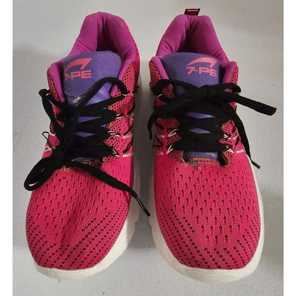 NWOB Women's Lace-up Sneakers size EU39 US 8-8.5